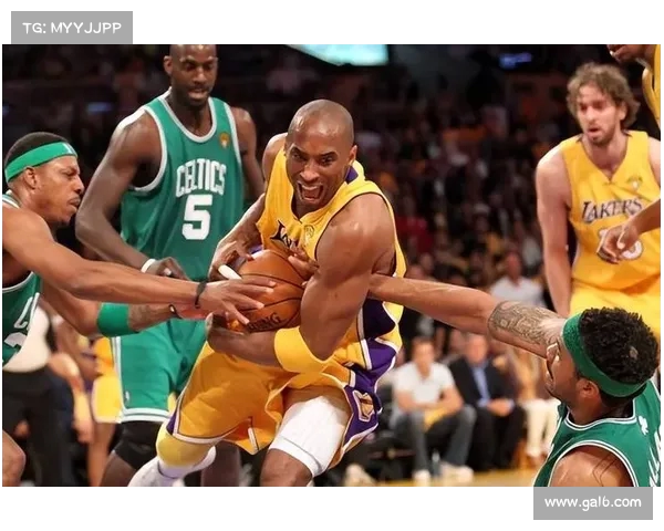 激情碰撞引爆全场 NBA精彩回顾赛季经典对决盘点 激情碰撞引爆全场 NBA精彩回顾赛季经典对决盘点