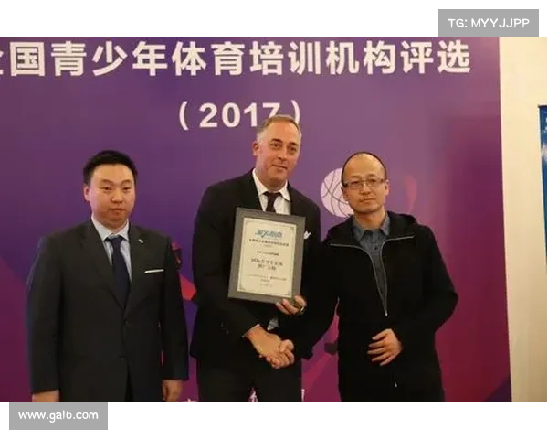 西甲主教练战术分析与创新趋势探讨:现代足球理念与实际应用 西甲主教练战术分析与创新趋势探讨:现代足球理念与实际应用